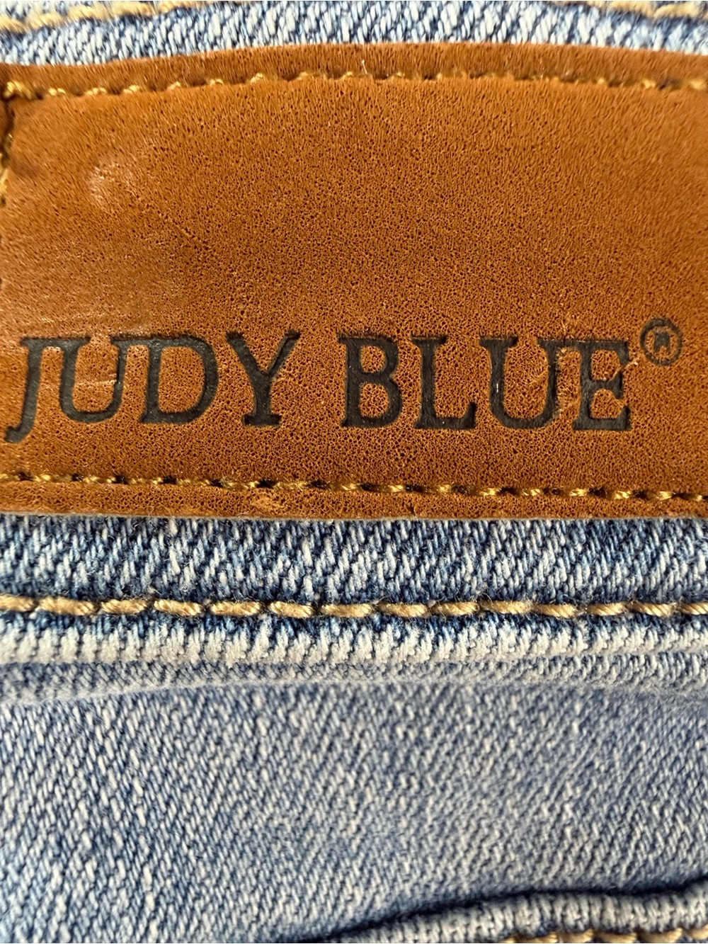 Judy Blue Relaxed Fit Light Wash Cuffed Jeans 15/32 - Picture 5 of 13